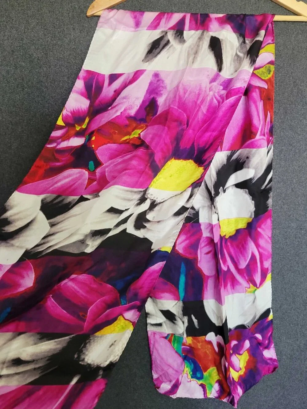 Echo Silk Graphic Floral Botanical Vibrant Scarf Blomcore 64